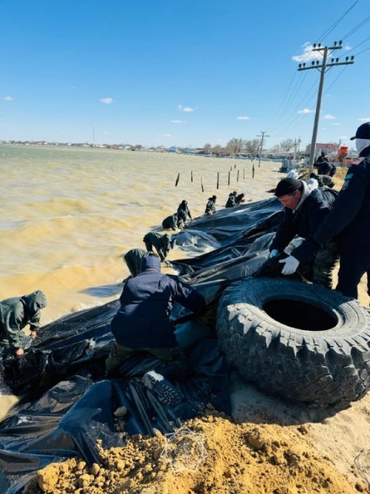 С помощью дрона МЧС показало масштабы наводнения в Кульсары