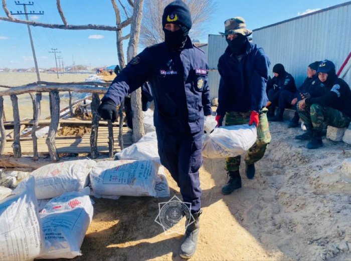 С помощью дрона МЧС показало масштабы наводнения в Кульсары