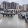 Житель Актау пожаловался на заторы из-за закрытой парковки у нового Дворца школьников