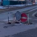 Яма на автодороге месяц доставляла неудобства водителям в Актау