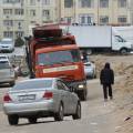 В Актау дороги в густозастроенном микрорайоне сравнивают с сельскими