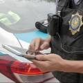 В Актау водители получили штрафы за парковку на автобусной остановке